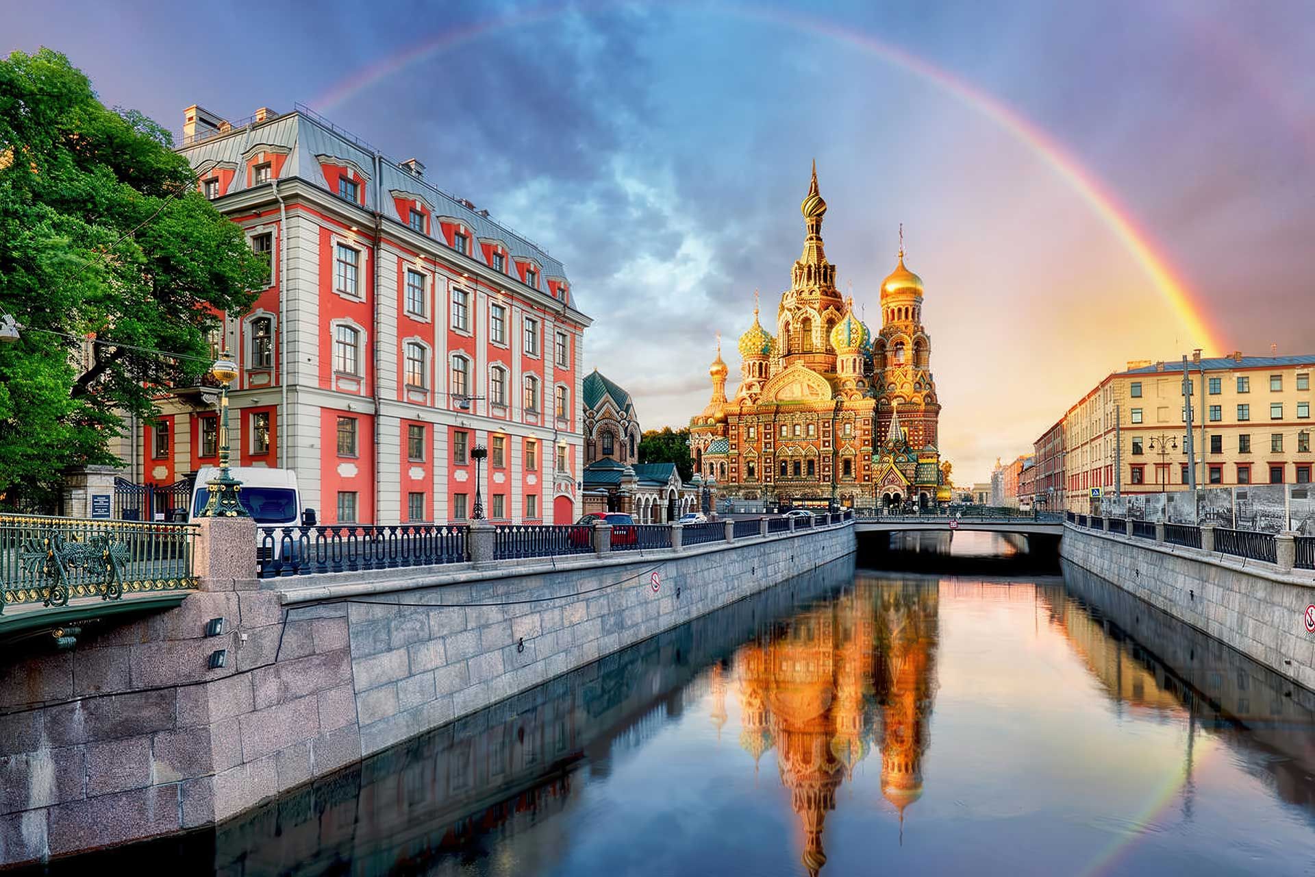 St Petersburg: Empire, Revolution, and the Venice of the North