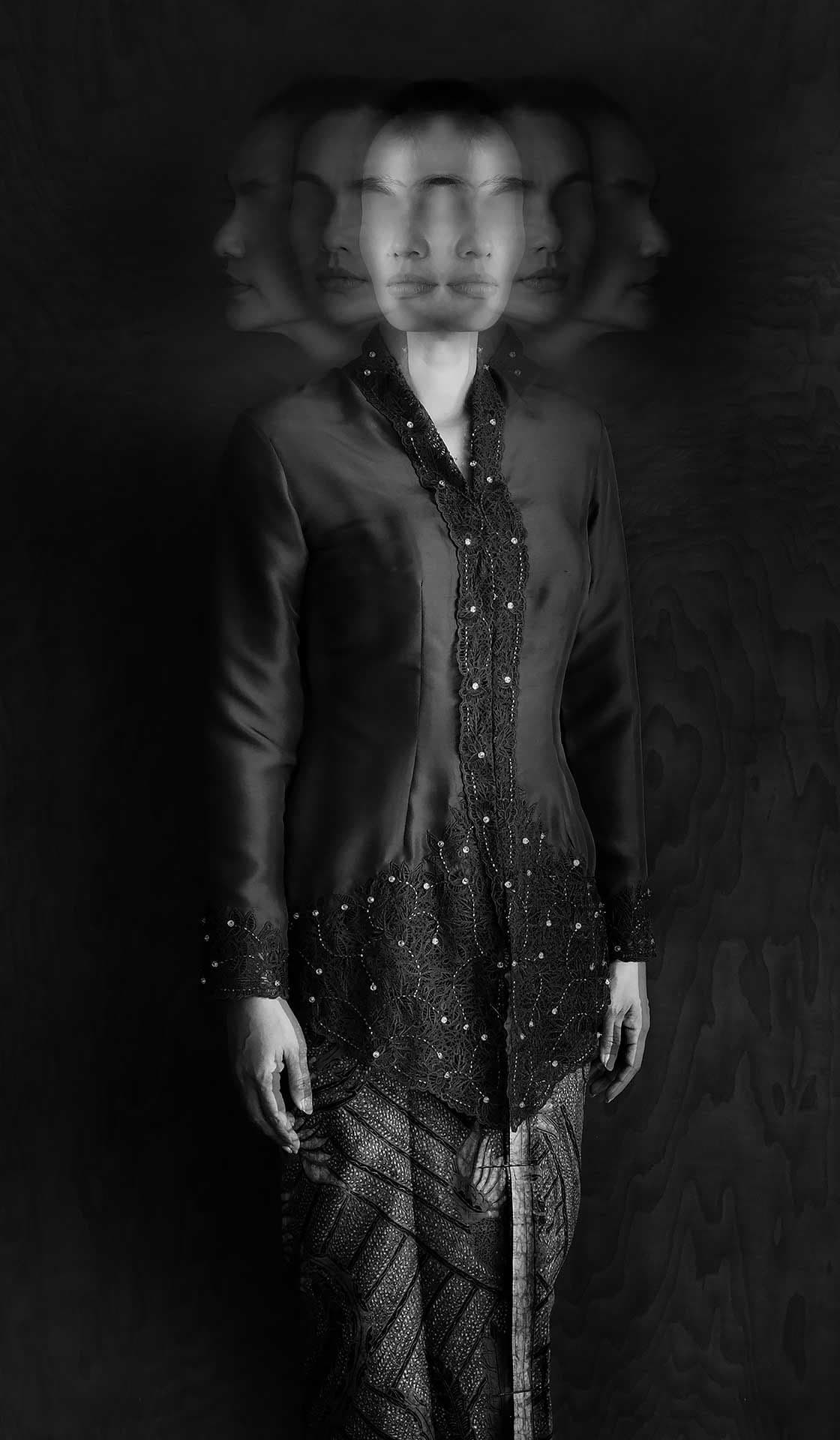 Perempuan dan Kebaya, 2017 ©️Utami Dewi Godjali