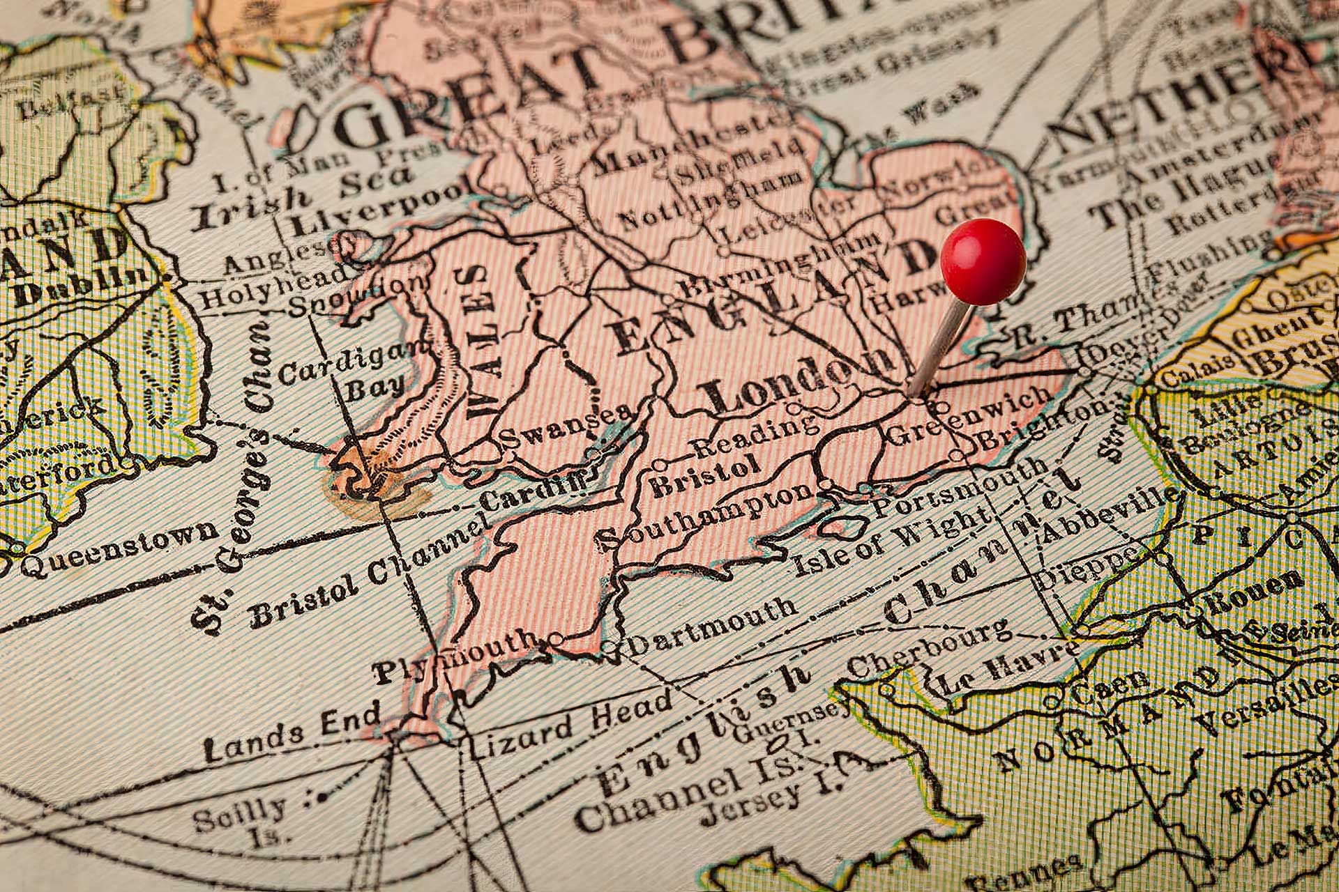 The English Channel: A Living History of Connection and Conflict